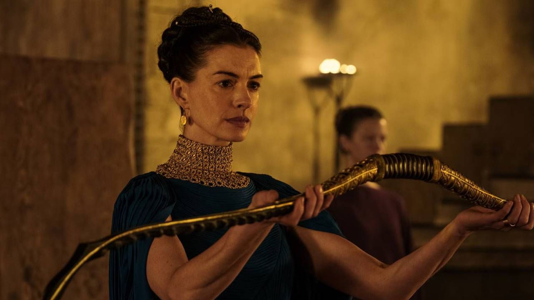 Anne Hathaway interpreta a Penélope, la esposa que espera el regreso de Odiseo.