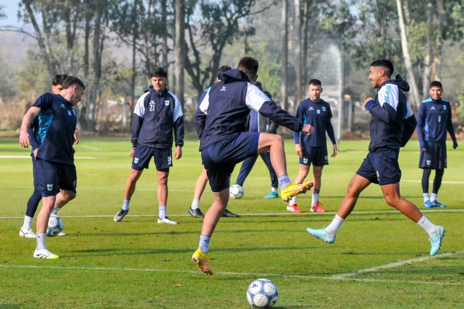 El plantel de Gimnasia de Jujuy trabaja esta semana con el objetivo de ir por una victoria, en su presentación nocturna del lunes ante San Martín de Tucumán.