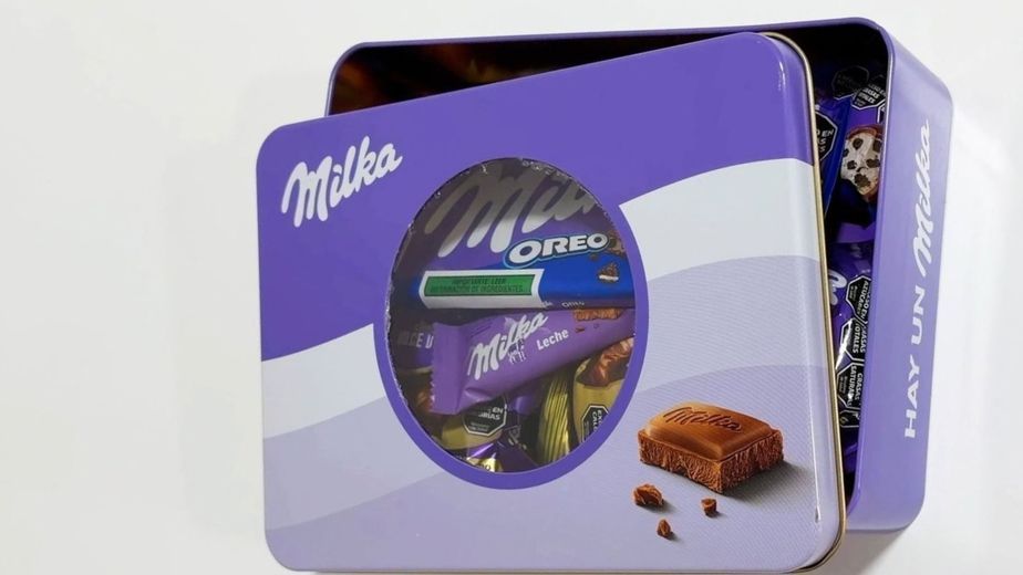 Milka lanzó una lata coleccionable con chocolates y alfajores: qué trae, cuánto cuesta y dónde se consigue