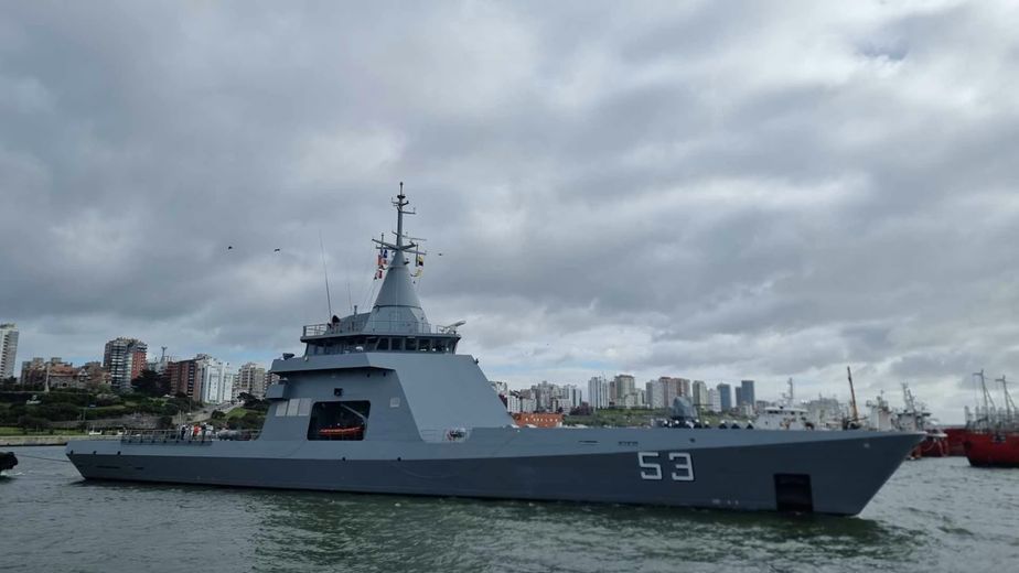 La Armada se sumó a la búsqueda de dos kayakistas en Santa Teresita