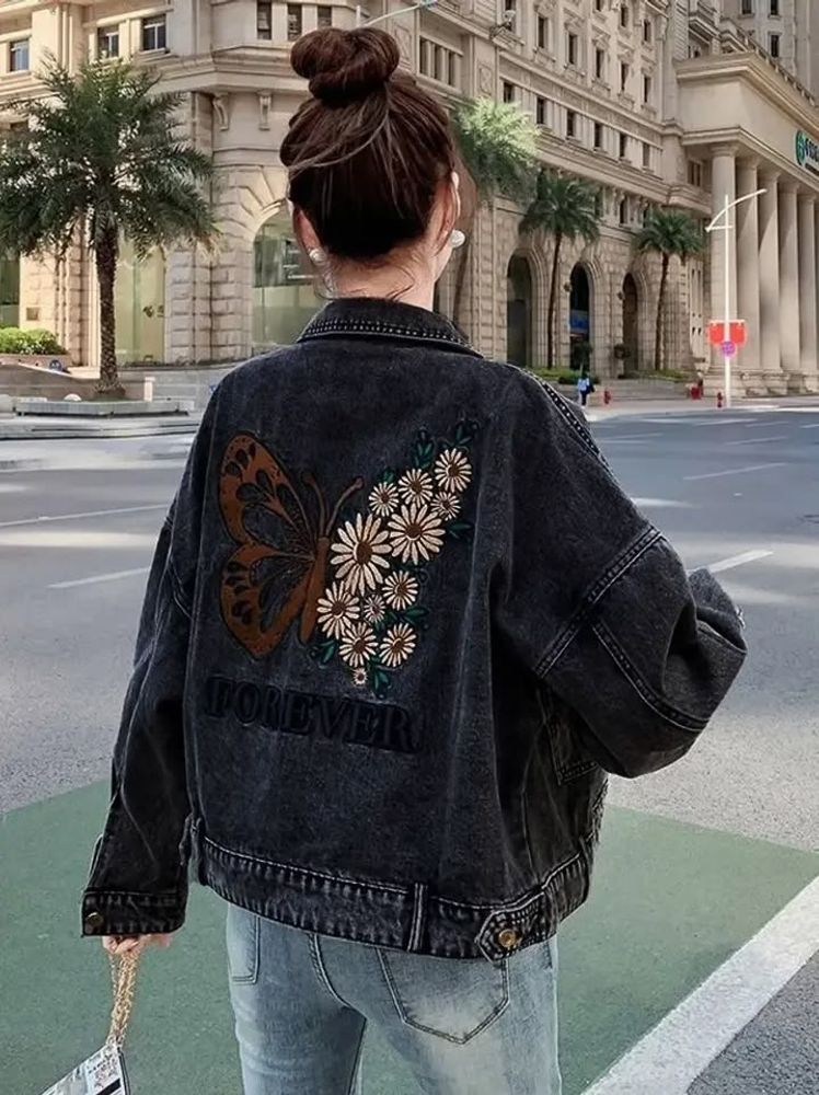 Adiós a la campera de jean clásica: cómo reciclarla con solo un detalle y transformarla en la tendencia de esta primavera 2026