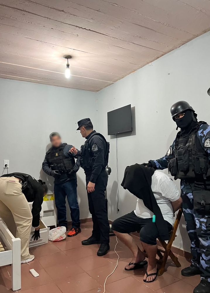 Operación Dominó: nueve detenidos y más de medio kilo de cocaína secuestrado en siete allanamientos en Oberá y Alvear.