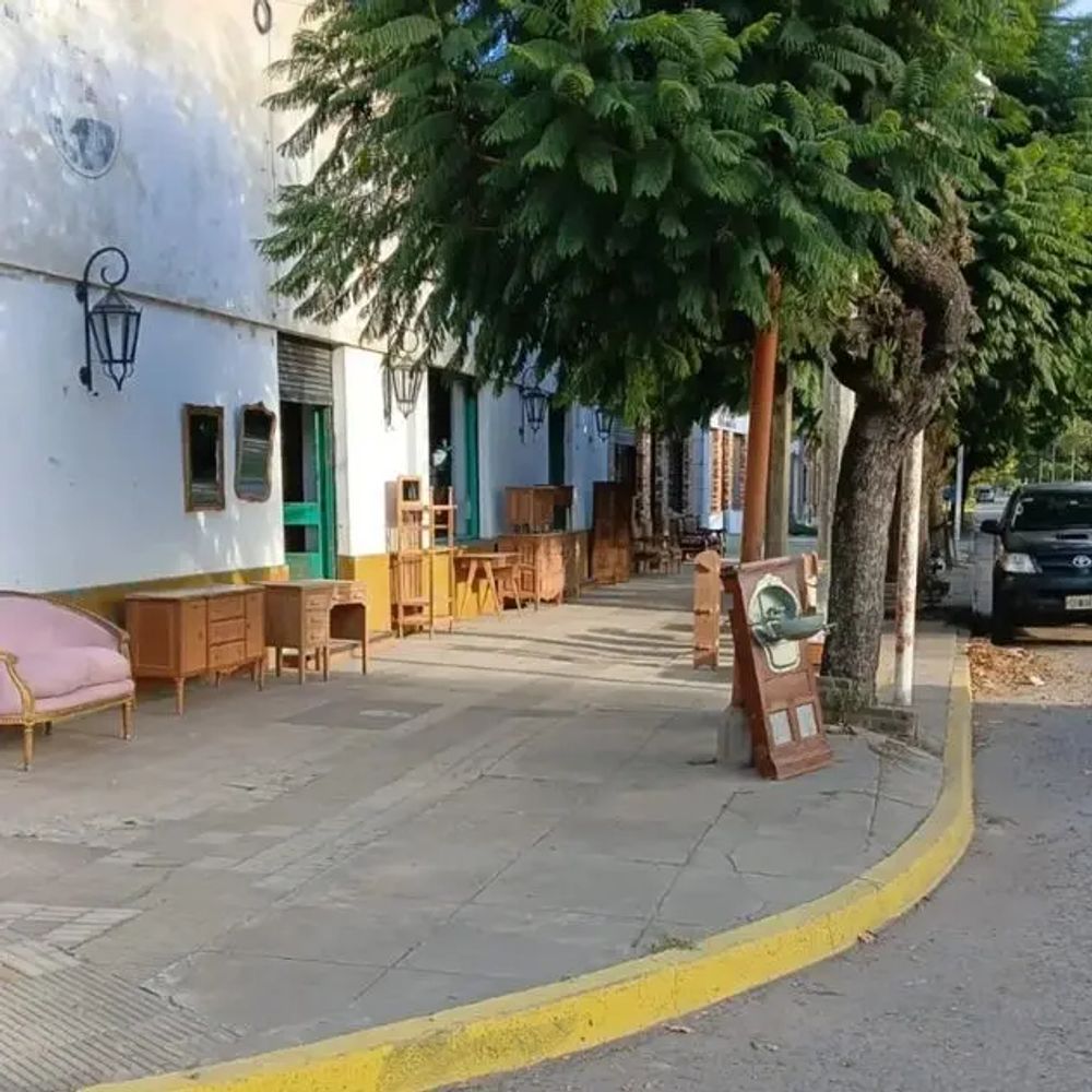 Mauro Icardi recorrió un histórico pueblo bonaerense con la China Suárez