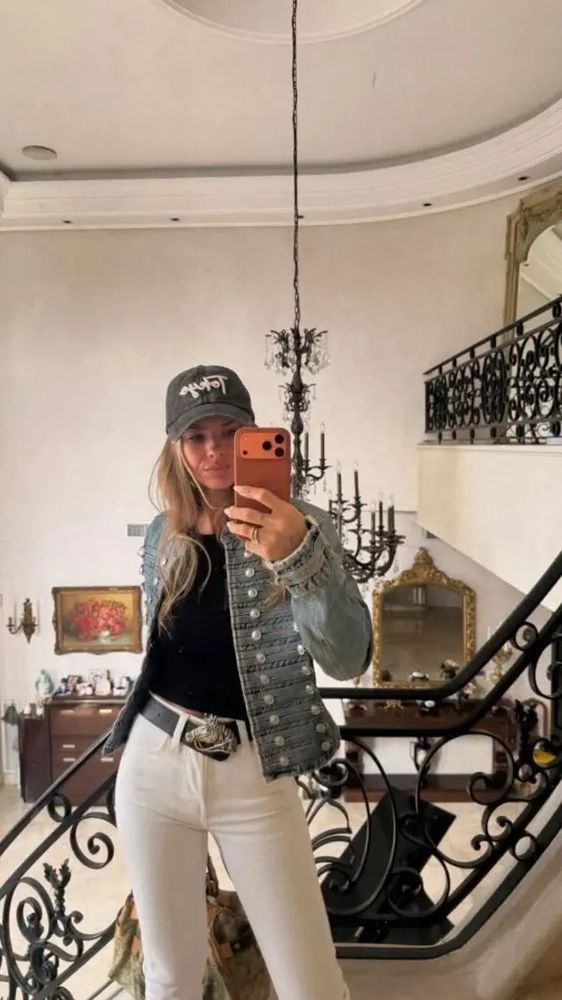 Mauro Icardi recorrió un histórico pueblo bonaerense con la China Suárez