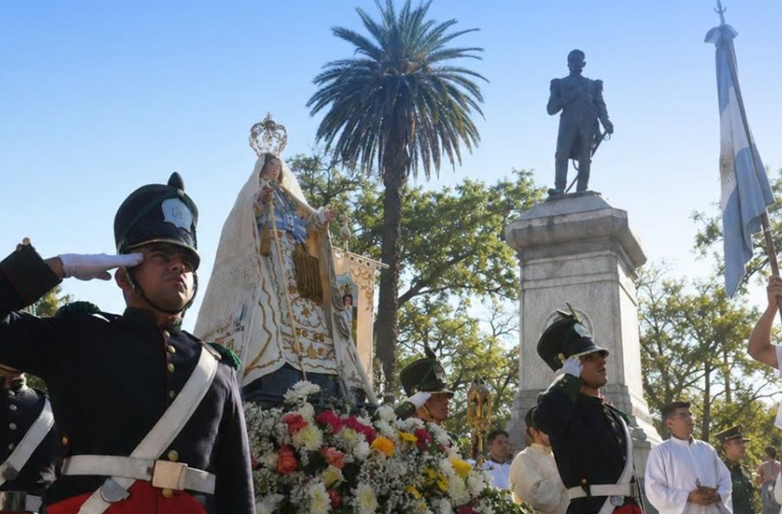 La ciudad reúne la fiesta de la Virgen de la Merced y los homenajes por el 214° aniversario de la Batalla, con actos desde la medianoche.