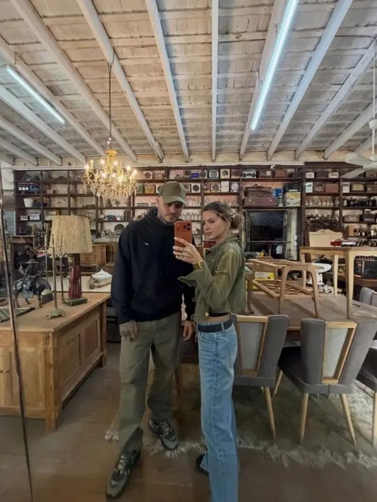 Mauro Icardi recorrió un histórico pueblo bonaerense con la China Suárez