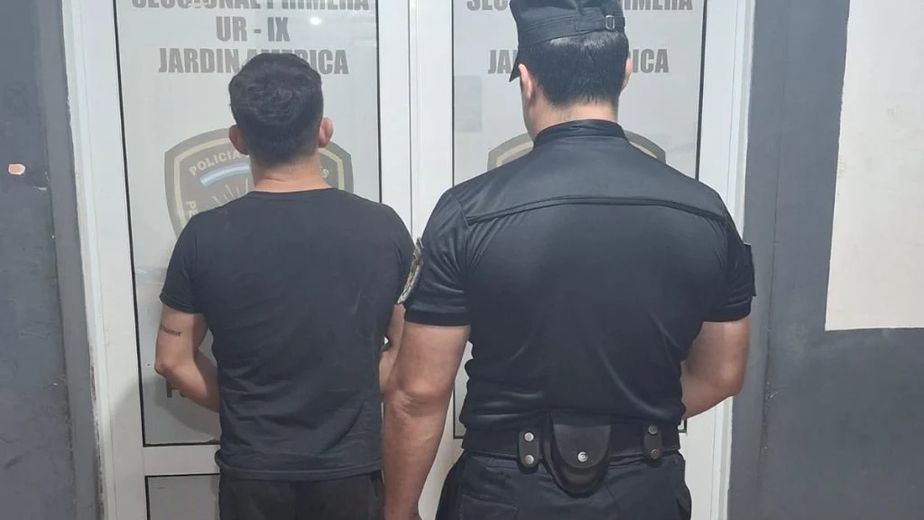 Jardín América: un kickboxista golpeó a un hombre durante un partido y le fracturó el rostro.