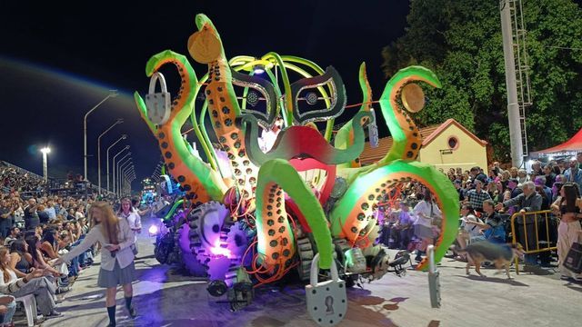 Carrozas Estudiantiles/Elección de la Reina.
