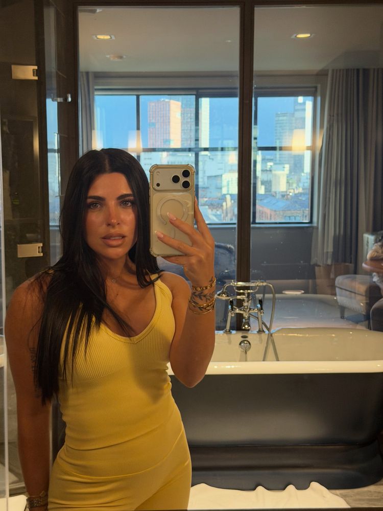 Valentina Cervantes arrasó con un look deportivo estilo "athleisure" color amarillo y marcó la tendencia de la temporada
