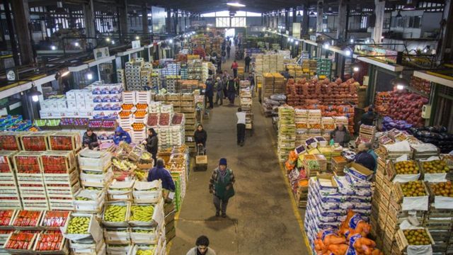 Un vendedor del Mercado Central habló sobre los precios de la fruta tras el complicado clima en Mendoza.