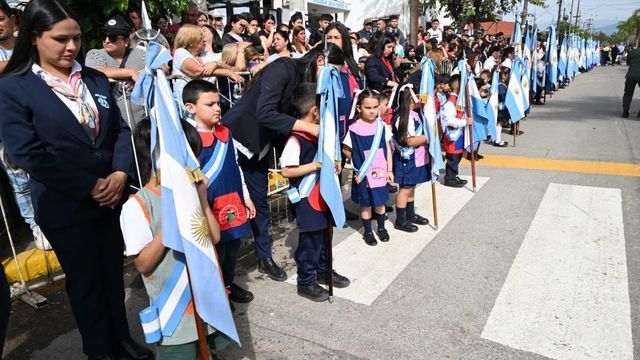 El aniversario de la municipalización reunió a autoridades, escuelas y vecinos de la ciudad.