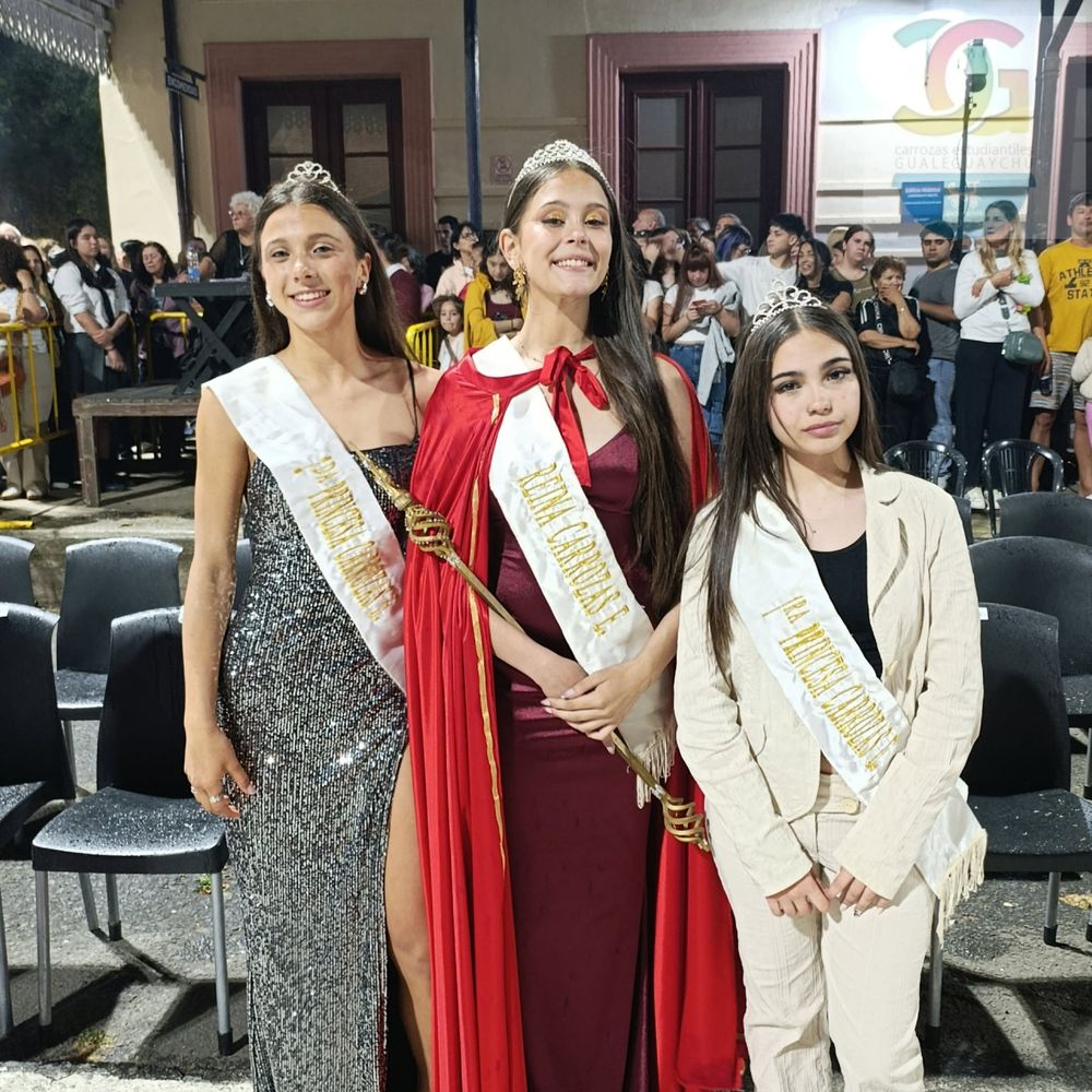 Reina y Princesas 2025 de Carrozas Estudiantiles