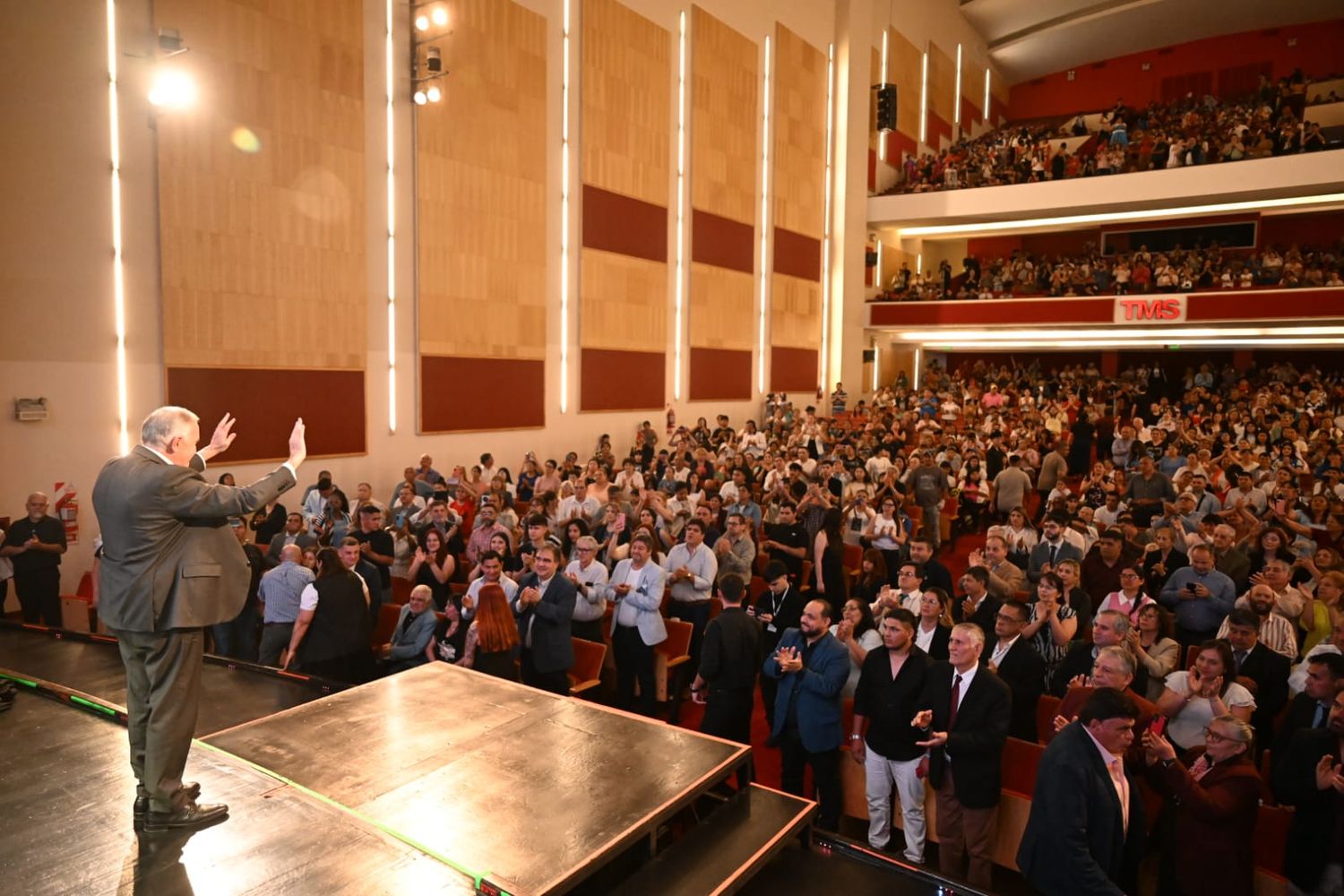 El Teatro Mercedes Sosa reunió a pastores de distintos municipios de la provincia.