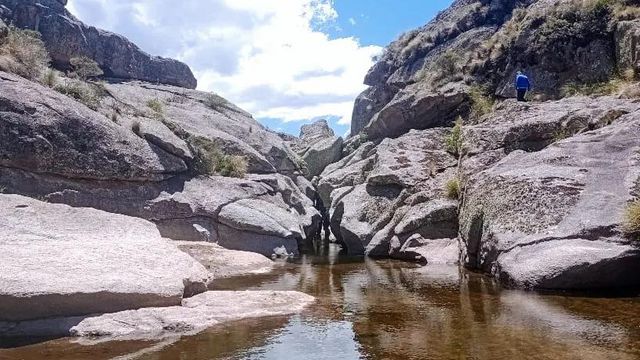  Para quienes buscan un paseo diferente, el río Yuspe ofrece uno de los escenarios más atractivos de las sierras cordobesas.