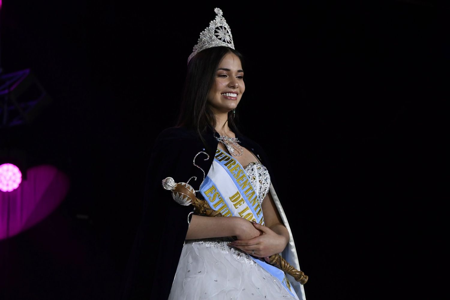 En una verdadera noche de gala vivida en San Salvador de Jujuy, Constanza Lastra Errasti fue elegida Representante Nacional de los Estudiantes 2026.