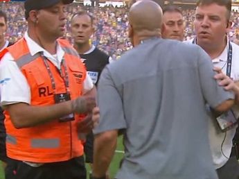 Juan Sebastián Verón se metió en la cancha en la final de la Supercopa y arremetió contra el árbitro: "Es toda tuya"