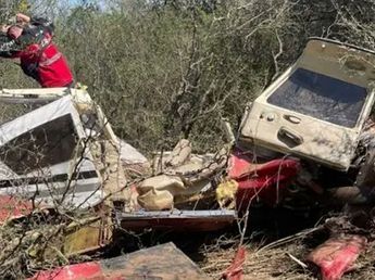 La avioneta que cayó en Córdoba: el video con el operativo de rescate de los heridos