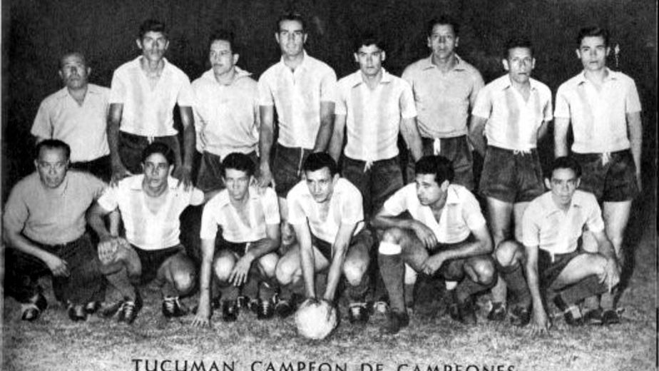 La formación con la que el club, en 1960, obtuvo la Copa de Campeón de Campeones.