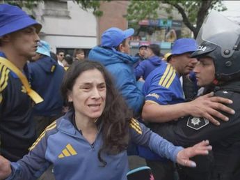 El tumultuoso ingreso de hinchas de Boca por Copa Argentina y la pelea de los de Racing con la Policía 