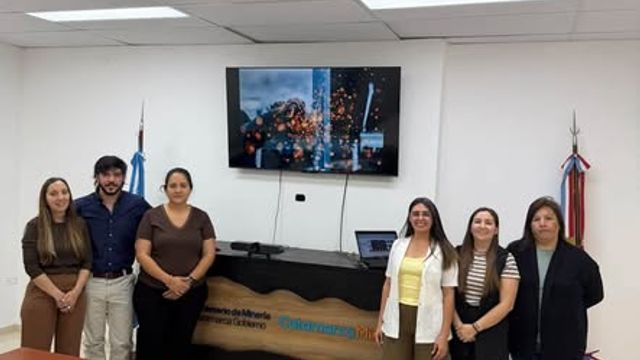 Autoridades del sector minero dialogaron con representantes de ambos colegios sobre futuras líneas de trabajo conjunto.