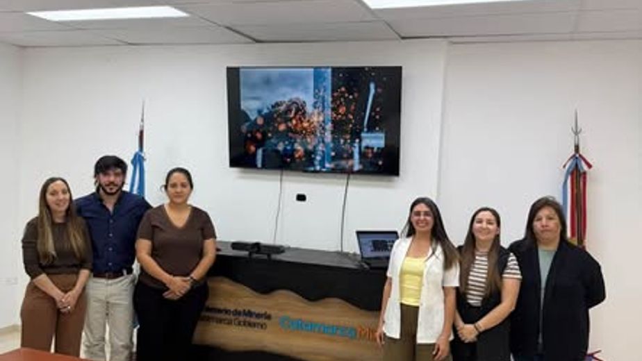 Autoridades del sector minero dialogaron con representantes de ambos colegios sobre futuras líneas de trabajo conjunto.
