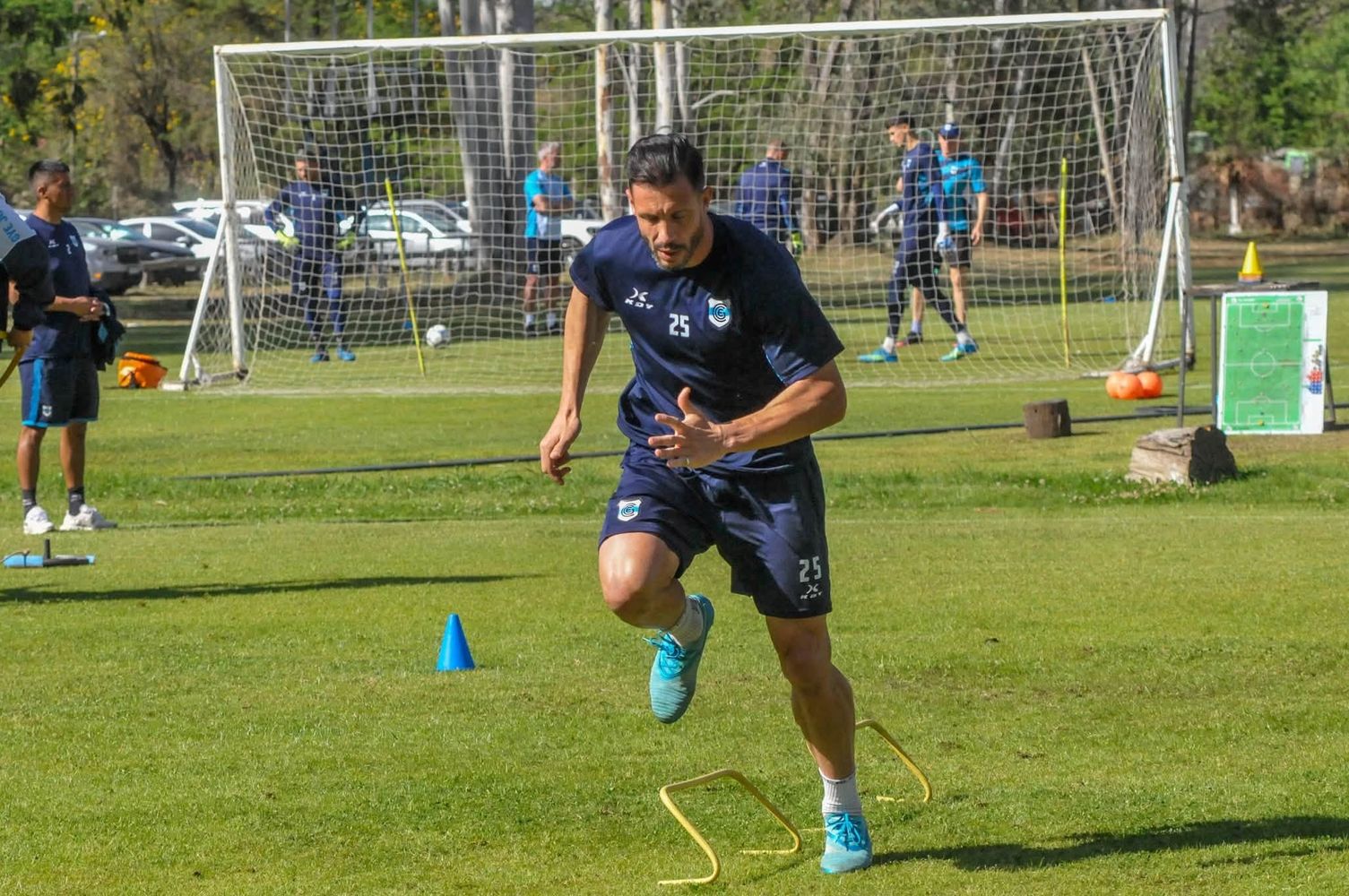 Gimnasia de Jujuy afronta el sprint final del torneo “dispuesto a ir por todo”, aseguró el capitán Guillermo Cosaro.