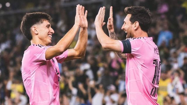 Bestial. Otro golazo de tiro libre de Lionel Messi.