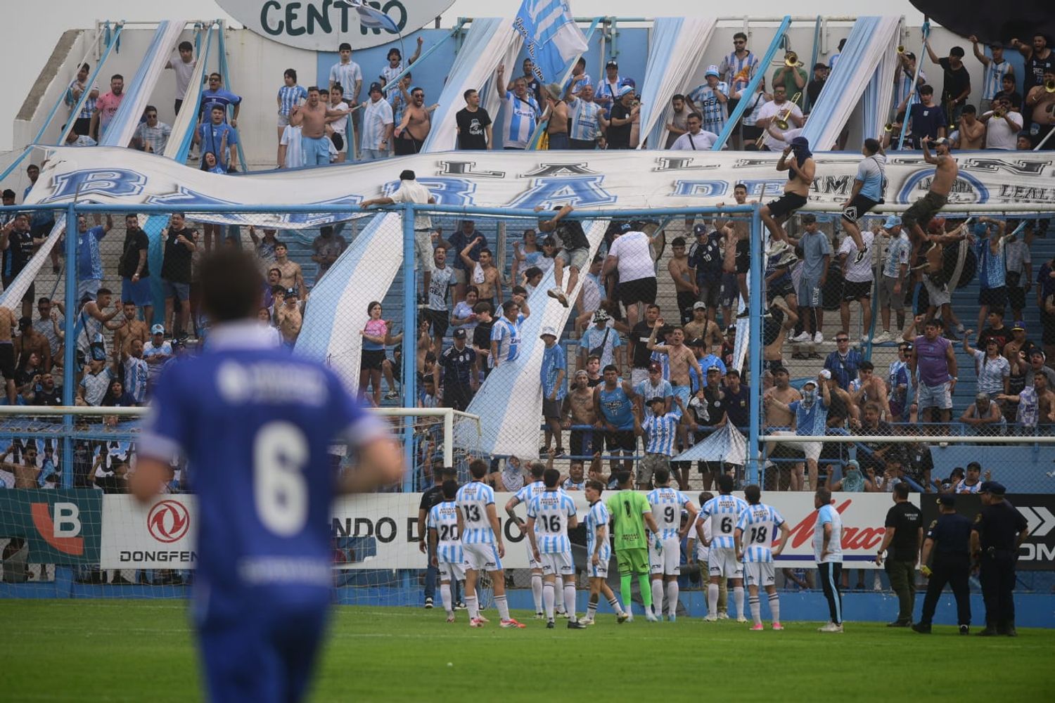 Los hinchas de Racing expresaron su disgusto por la campaña.