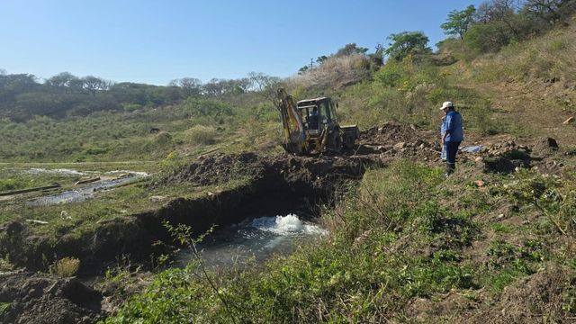 Una importante rotura en el acueducto principal de 450 mm que abastece a la planta "Sargento Cabral" provocó la interrupción temporal del suministro, en sectores de San Salvador de Jujuy.