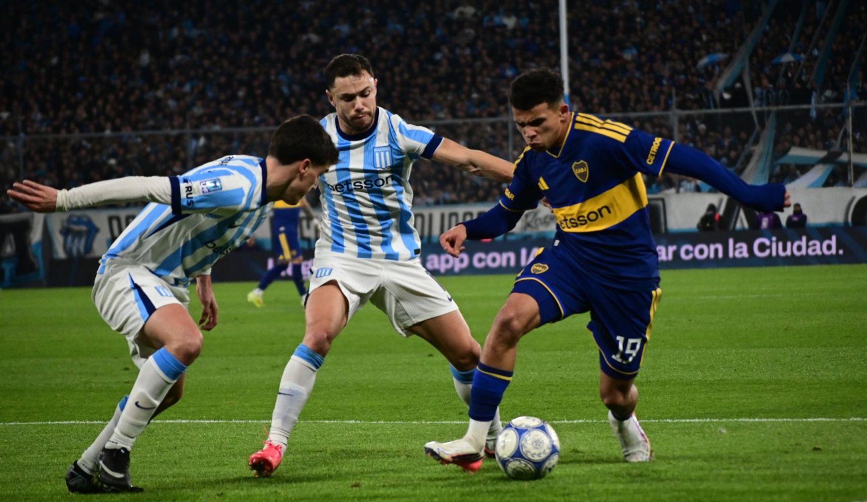 Racing y Boca juegan por cuartos de final de la Copa Argentina