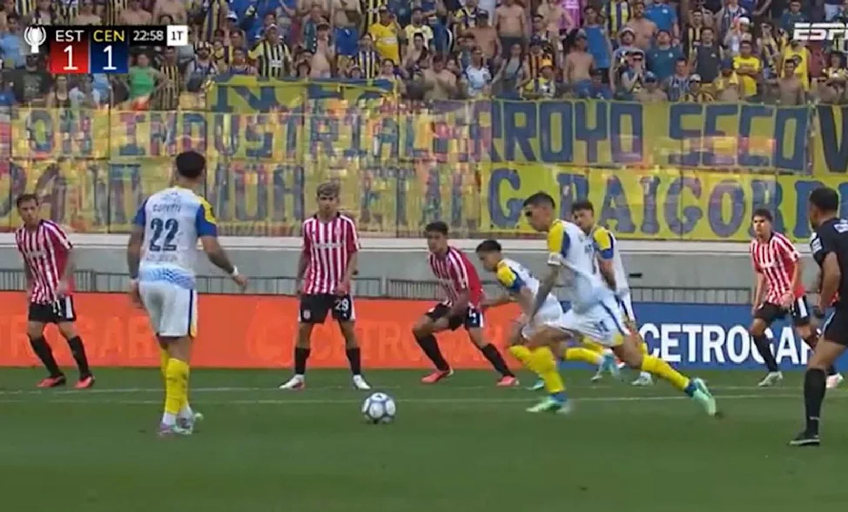 Di María comparó su gol de tiro libre con uno de Messi