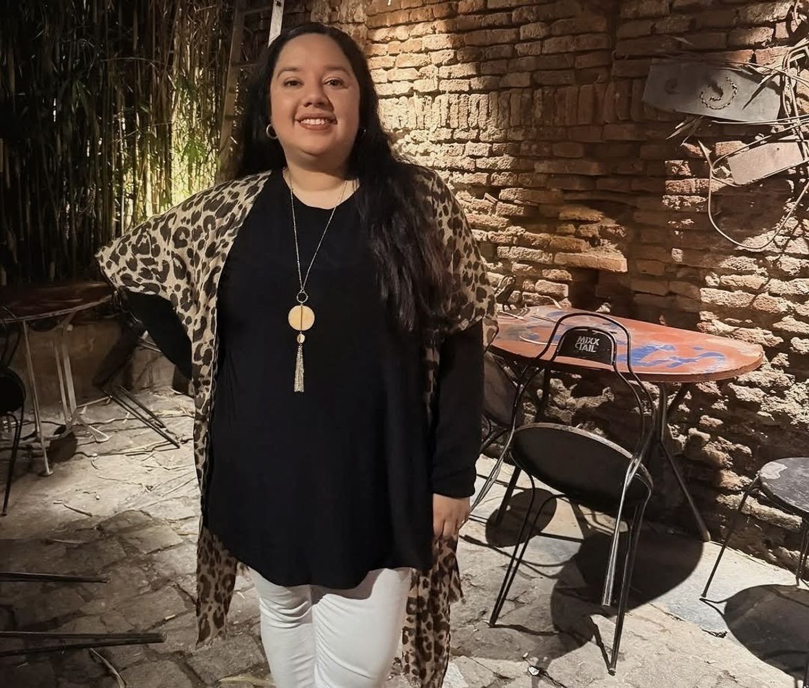 Lu Benítez, se recibió de abogada, pero archivó el título para dedicarse a la docencia y el arte