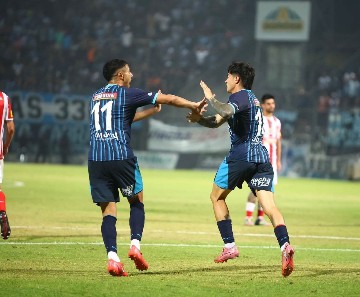 Abel Argañaraz y Octavio Bianchi, ambos ingresados desde el banco, convirtieron los dos goles del empate de Gimnasia y Esgrima de Jujuy, en una ráfaga de aciertos al inicio del segundo tiempo.