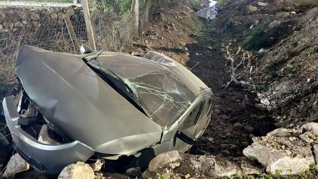 Un hombre de 27 años, que viajaba con una joven de 21, fue trasladado al Hospital de Concepción tras el siniestro en avenida Los Menhires.