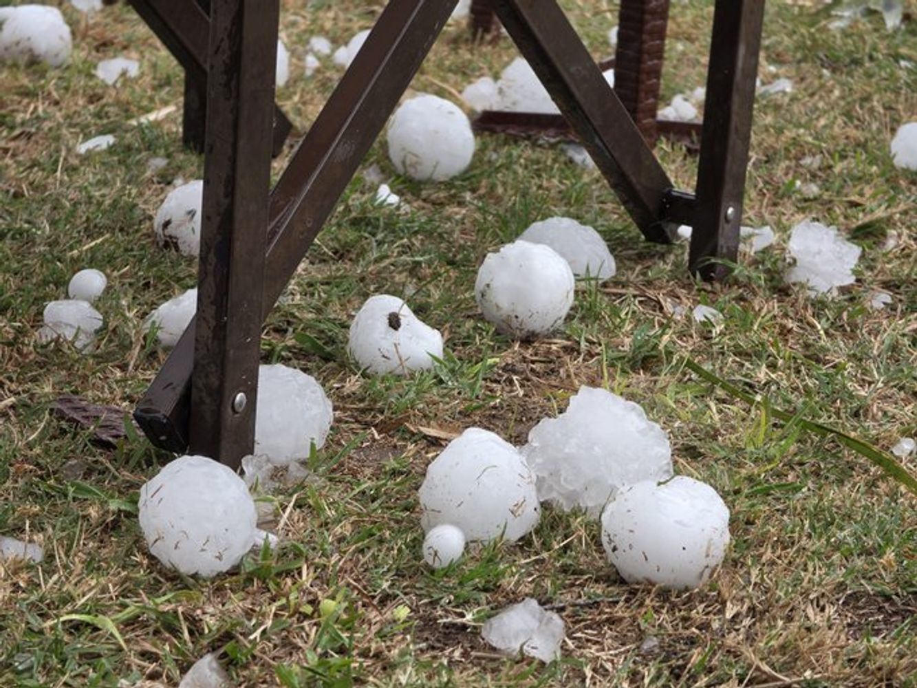 La fuerte precipitación de granizo provocó estragos en Unquillo y en otros zonas de Córdoba hace unas semanas.