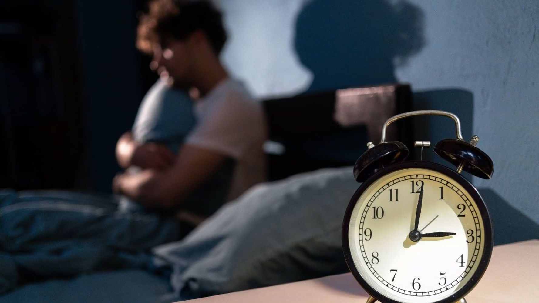 Los especialistas en medicina de sueño coinciden: por qué algunas personas se despiertan a las 3 de la mañana y cuándo puede ser una señal de alerta