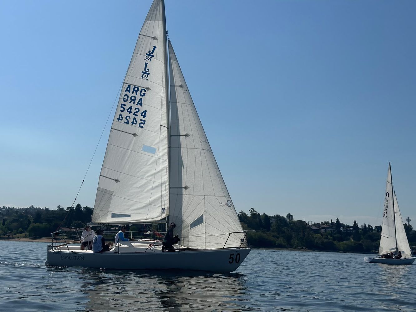 El lago San Roque fue escenario de una edición récord de la tradicional Regata de la Primavera.