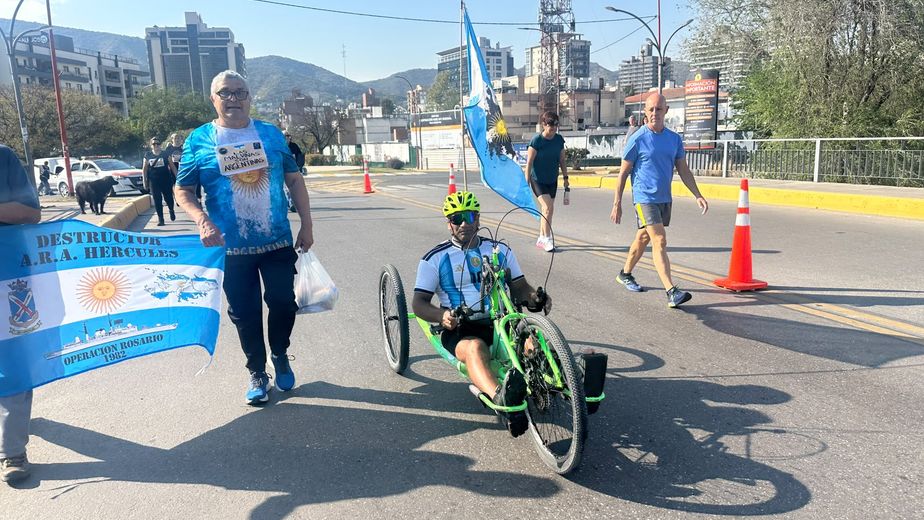 Villa Carlos Paz acompañó a los veteranos en una nueva Corre Caminata por Malvinas.