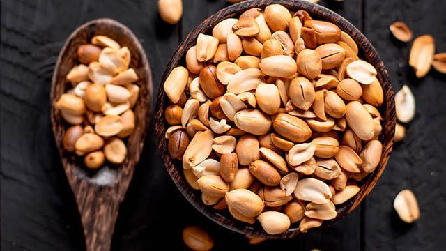 El maní tiene más del doble de proteína que el huevo: ayuda a ganar masa muscular y cuesta mucho menos