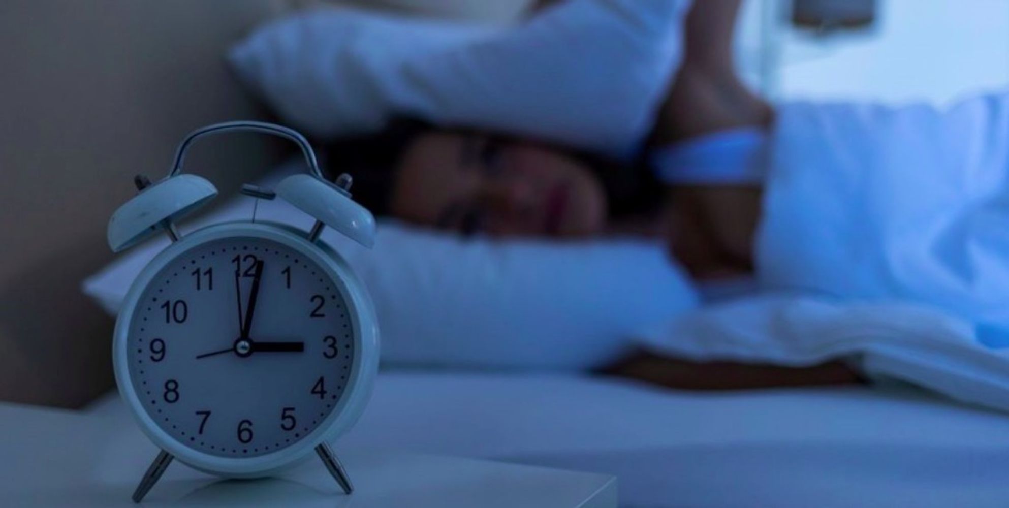 Los especialistas en medicina de sueño coinciden: por qué algunas personas se despiertan a las 3 de la mañana y cuándo puede ser una señal de alerta