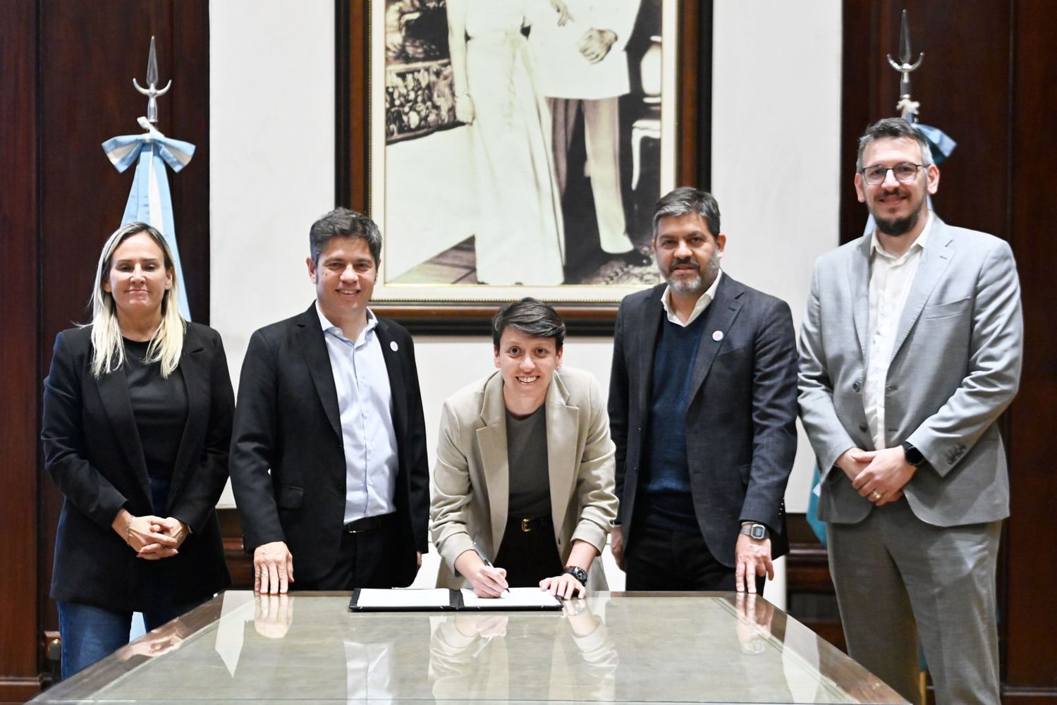 Gonzales Chaves firmó el leasing para incorporar dos nuevas máquinas 