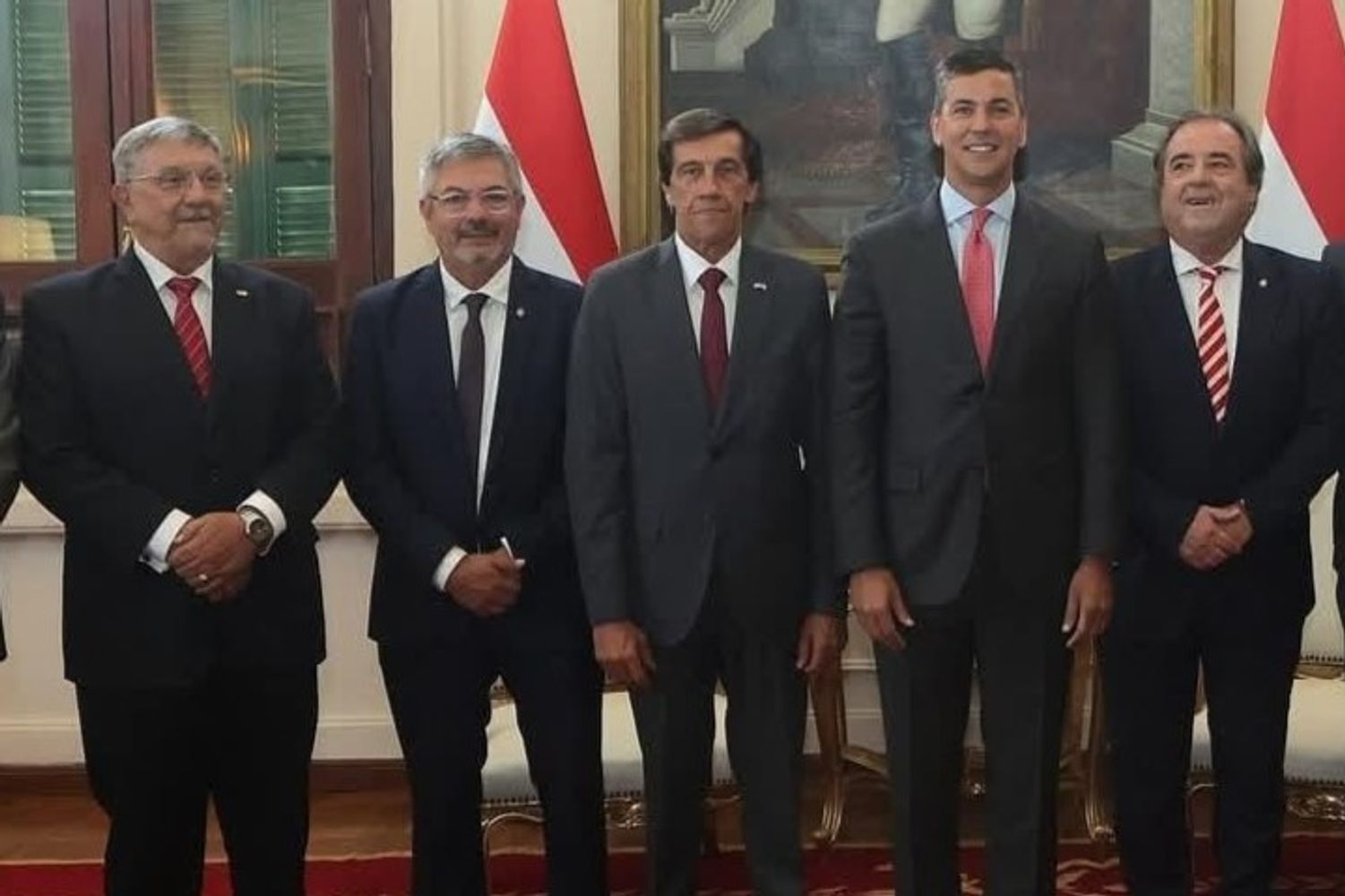 Tras contactos formalizados en la Expojuy 2024, una comitiva jujeña encabezada por el gobernador Carlos Sadir fue recibida el Asunción por el presidente paraguayo Santiago Peña.