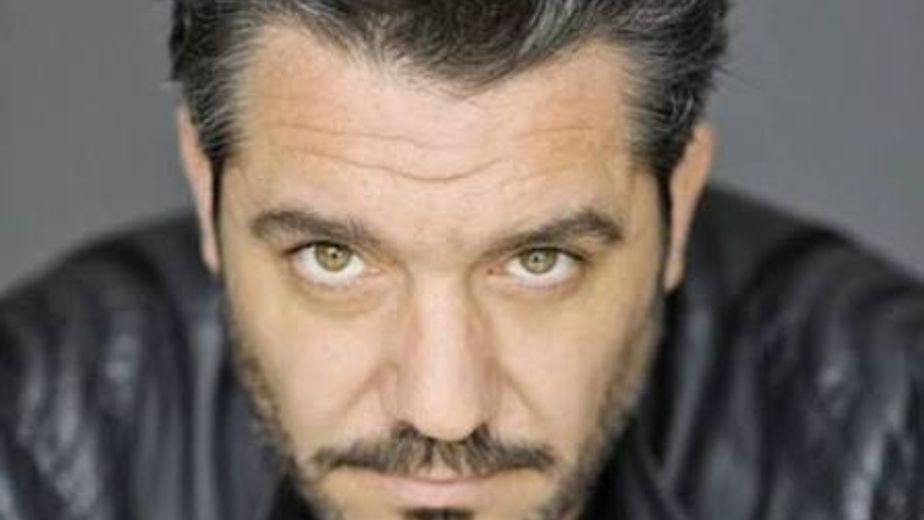 De galán de exitosas novelas a vivir en un pueblo de Santa Fe: quién es Maxi Ghione, el actor detenido