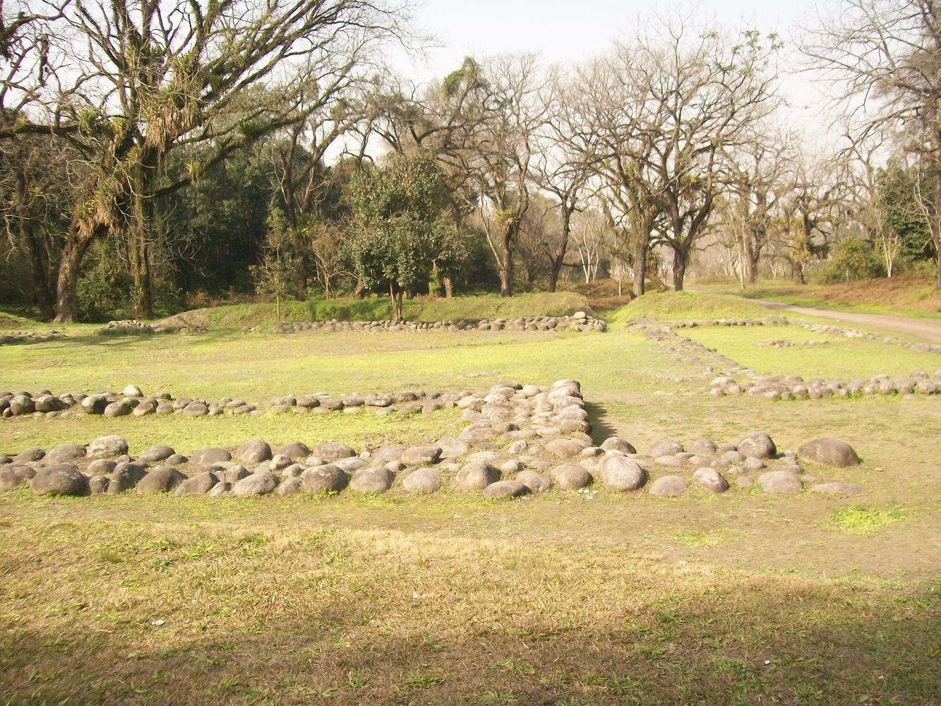 A 341 años del traslado, el sitio de Monteros conserva la memoria de una ciudad que se abandonó por inundaciones y enfermedades.