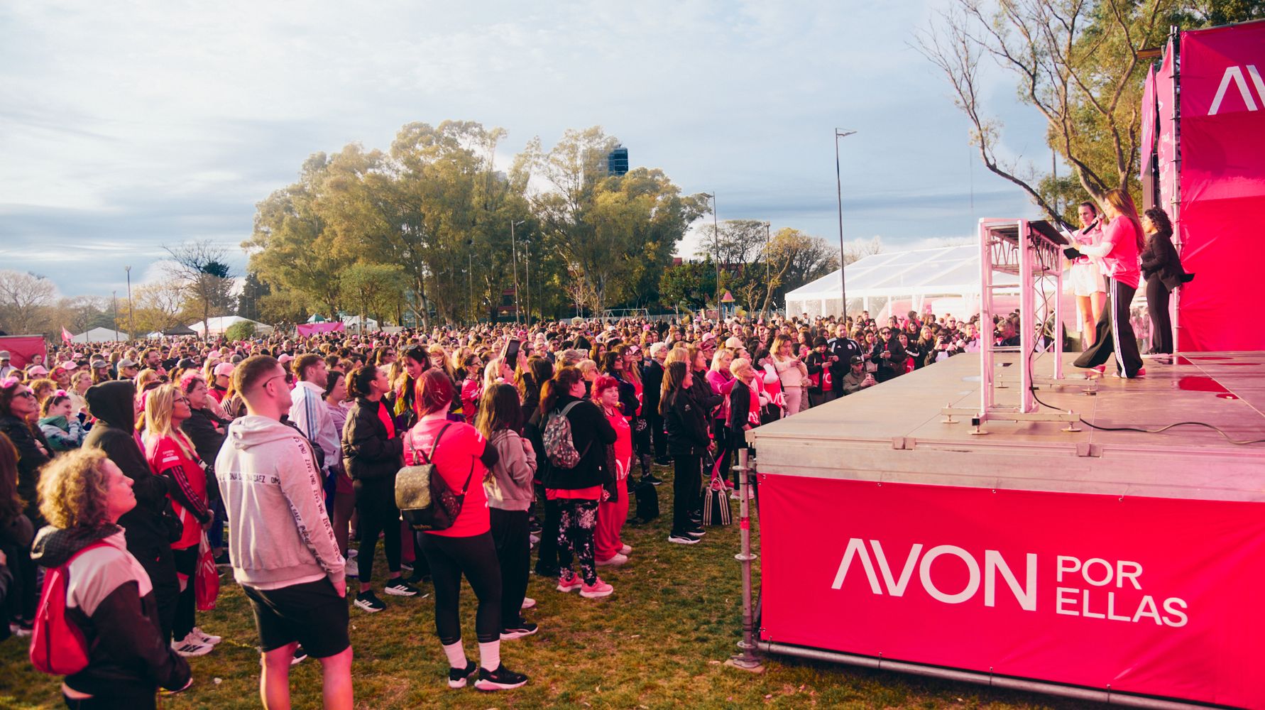 La Caminata Avon celebró 20 años con más de 12.500 personas y un dato que preocupa sobre la salud mamaria.