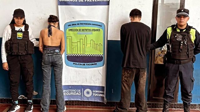Dos personas fueron aprehendidas en una galería comercial de la capital tucumana. La Justicia ya tomó intervención.