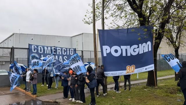 Protesta por despidos masivos
