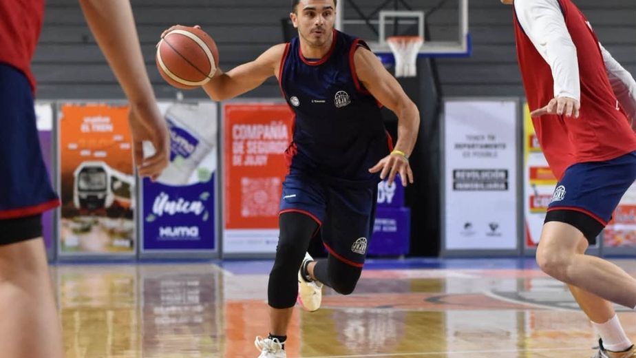 Para Jujuy Básquet, "la vara va a estar más alta que el año pasado", asumió Bruno Conti