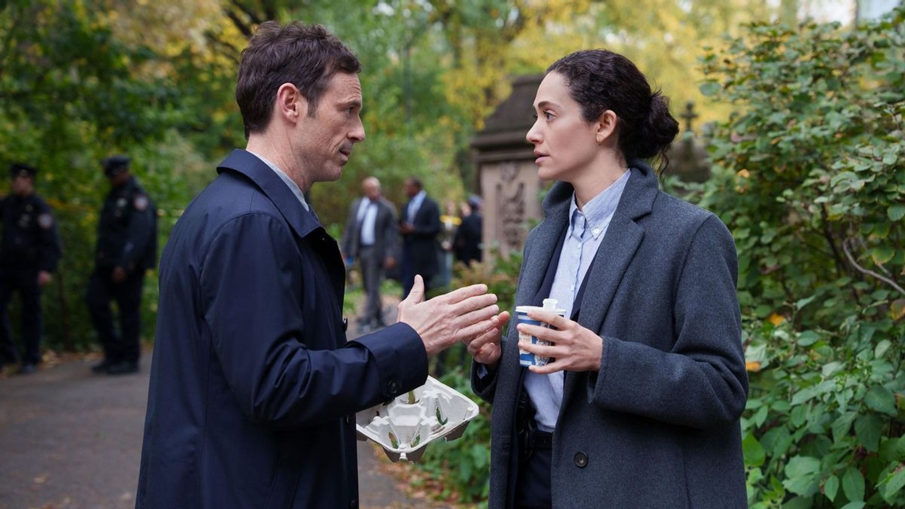 Emmy Rossum interpreta a Alice Black, una agente del FBI que investiga una serie de asesinatos.