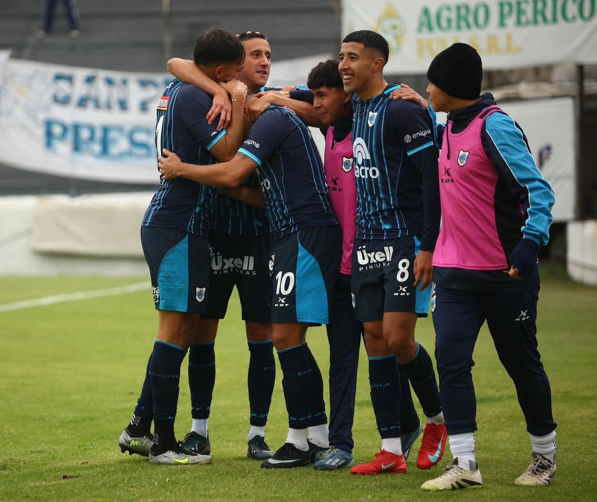 El historial entre Gimnasia de Jujuy y Temperley favorece claramente al conjunto jujeño con seis victorias contra cuatro derrotas y ningún empate, mientras que el último cruce de esta temporada terminó 1 a 0 para el "Lobo" con gol de Mauro Cachi.
